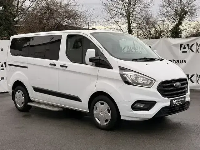 Używany Ford Transit Custom Trend 105 KM (77 kW) 2020 Biały Minivan