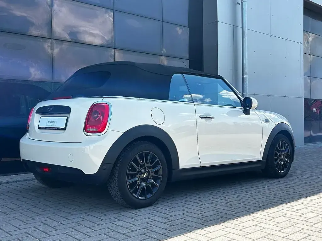 Gebraucht Mini One Cabriolet Pepper 102 PS (75 kW) 2017 Pepper (old english) white Cabrio