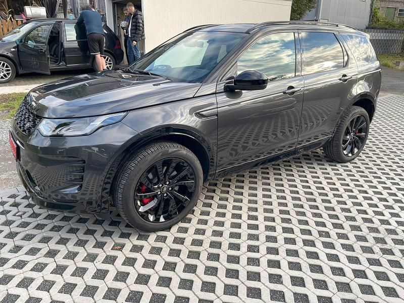 Grau Gebraucht 2024 Land Rover Discovery Sport SUV | 46.900 € (Superpreis) - Bild 1/4