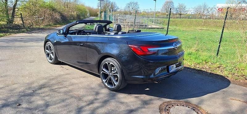 Gebraucht Opel Cascada Innovation 170 PS (125 kW) 2014 Schwarz Cabrio