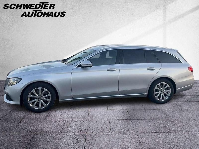 Gebraucht Mercedes E220 Exclusive 194 PS (142 kW) 2019 Iridiumsilber  metalliclack Kombi