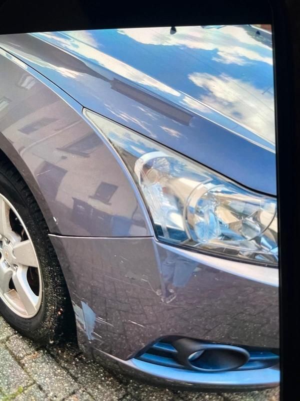 Gebraucht Chevrolet Cruze 141 PS (103 kW) 2011 Grau Limousine