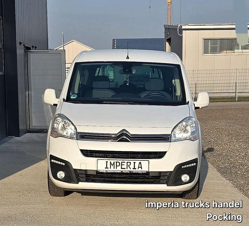 Gebraucht Citroën Berlingo SELECTION 99 PS (72 kW) 2018 Weiß Van / Kleinbus
