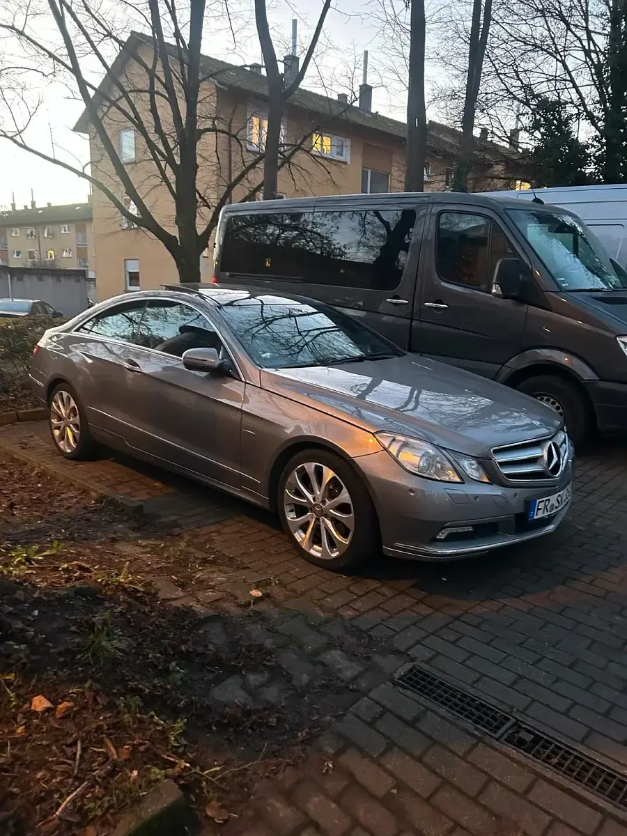 Gebraucht Mercedes E350 231 PS (169 kW) 2009 Grau Coupé