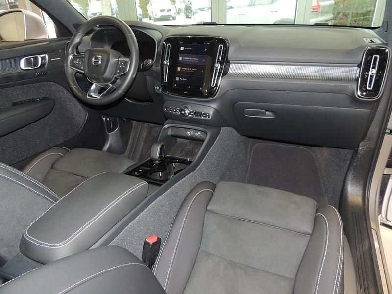 Gebraucht Volvo XC40 Plus 163 PS (119 kW) 2023 Silber SUV