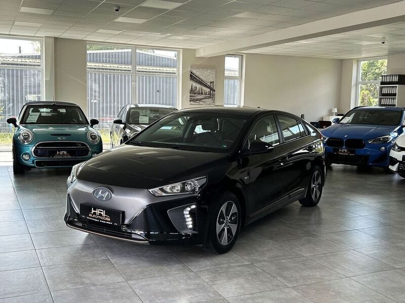 Phantom black / mic Gebraucht 2019 Hyundai Ioniq Trend Limousine | 15.999 € (Fairer Preis) - Bild 1/4