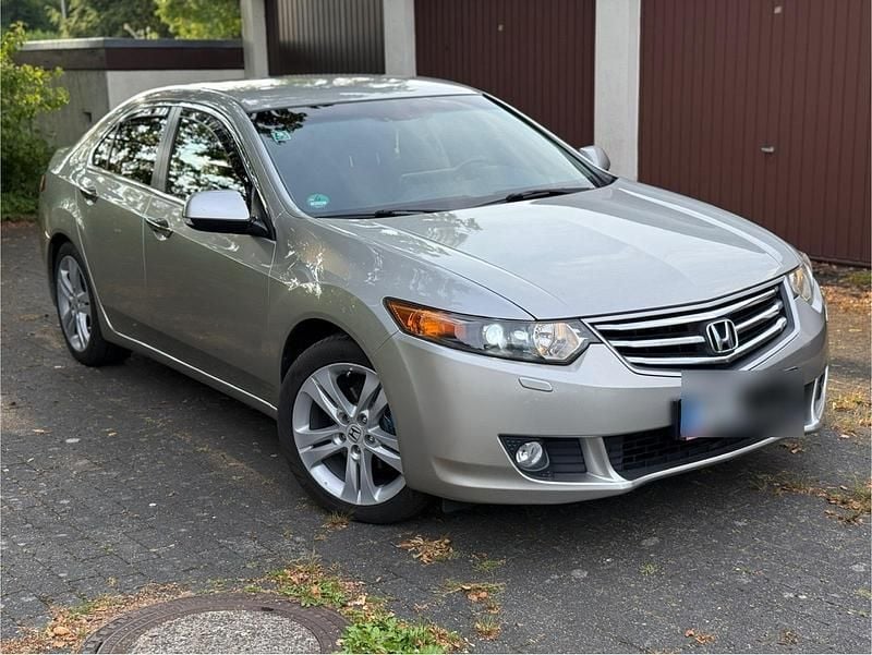 Grau Gebraucht 2009 Honda Accord Elegance Limousine | 8.500 € (Fairer Preis) - Bild 1/4