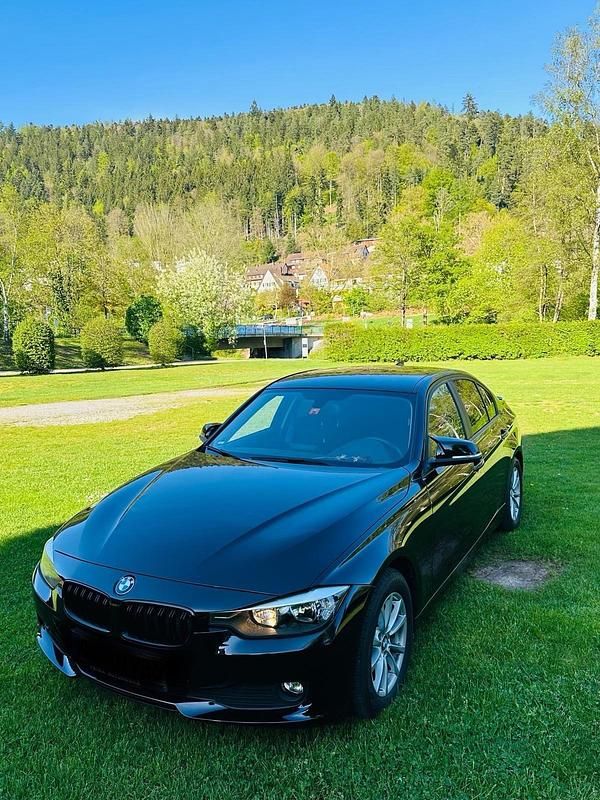 Second-hand BMW 316 116 CP (85 kW) 2012 Negru Berlinǎ
