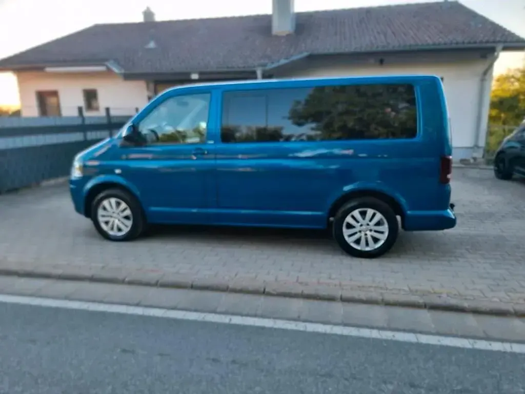 Gebraucht VW Multivan Life 180 PS (132 kW) 2013 Blau Van / Kleinbus
