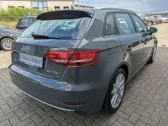 Gebraucht Audi A3 Sport 150 PS (110 kW) 2019 Nanograu Limousine