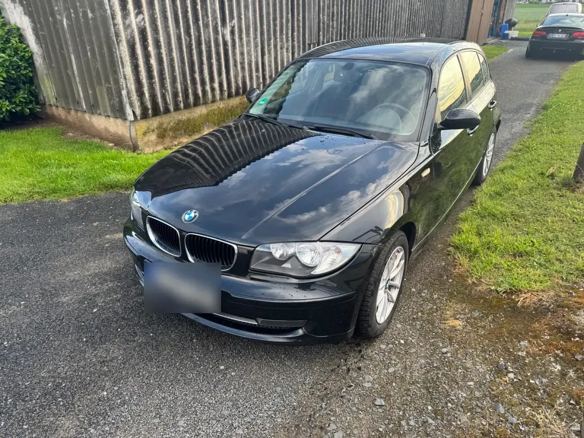 Gebraucht BMW 118 143 PS (105 kW) 2011 Schwarz Kleinwagen
