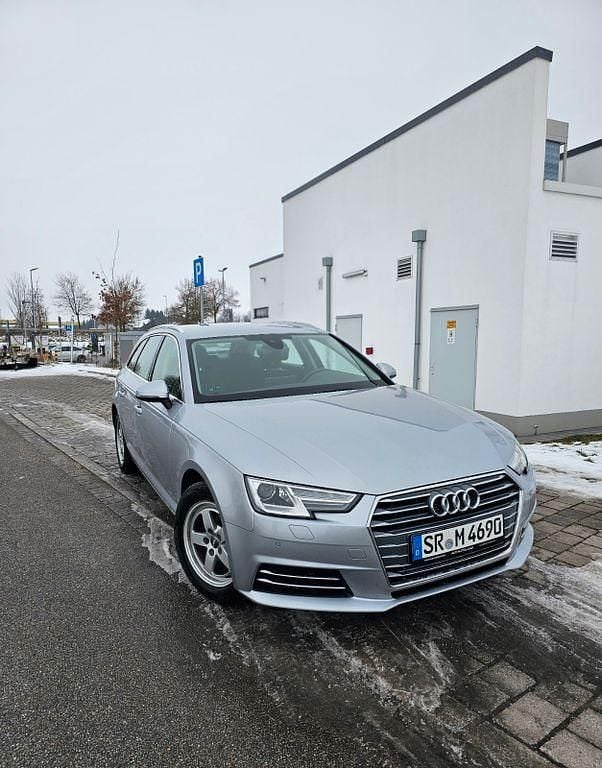 Silber Gebraucht 2018 Audi A4 Sport Kombi | 15.250 € (Superpreis) - Bild 1/4