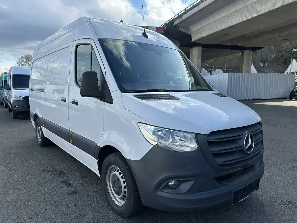 Używany Mercedes Sprinter 143 KM (105 kW) 2019 Biały Van