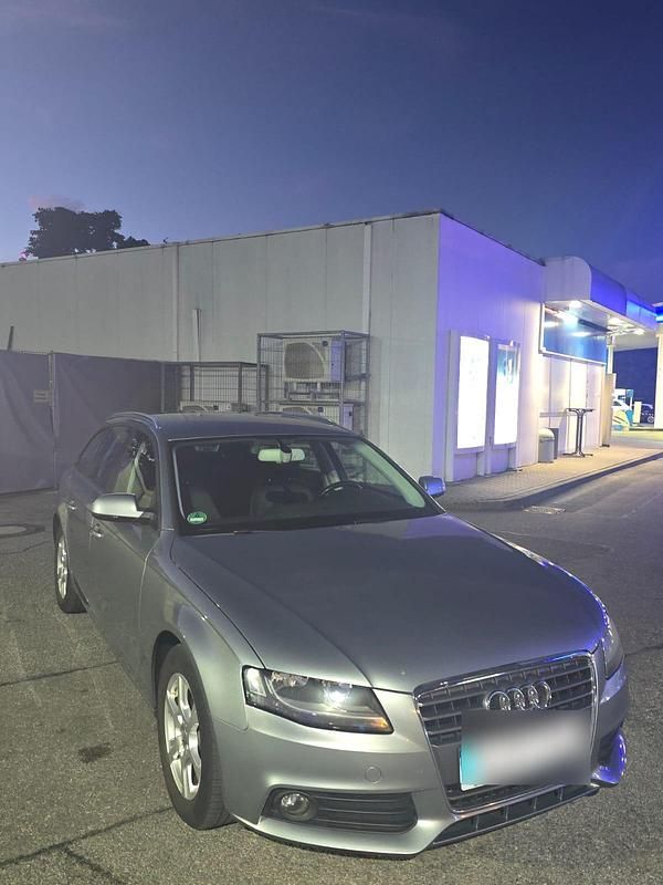 Grau Gebraucht 2011 Audi A4 Kombi | 6.900 € (Guter Preis) - Bild 1/4