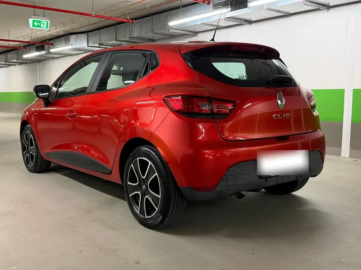Gebraucht Renault Clio 120 PS (88 kW) 2014 Rot Kleinwagen