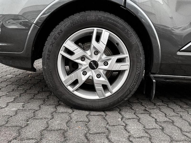 Gebraucht Ford Tourneo Titanium 170 PS (125 kW) 2019 Magnetic Kombi