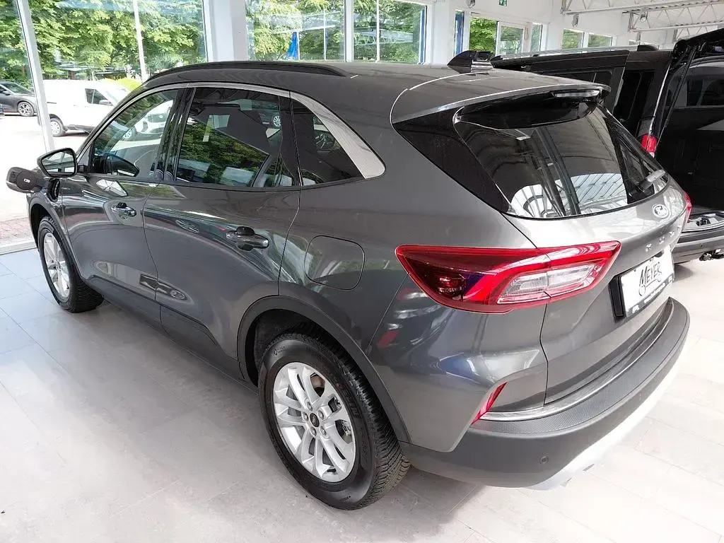 Neu Ford Kuga Titanium 152 PS (111 kW) 2026 Grau SUV