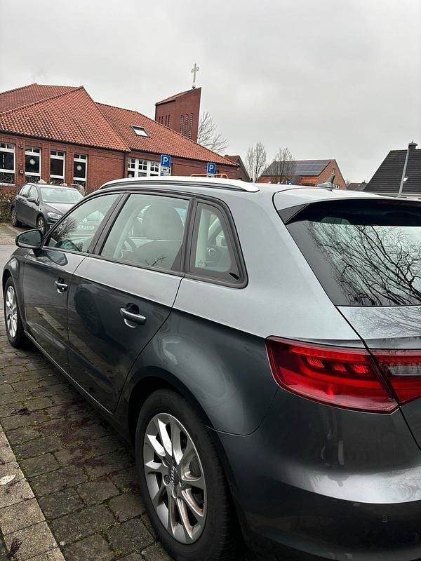 Gebraucht Audi A3 Attraction 122 PS (89 kW) 2013 Grau Limousine