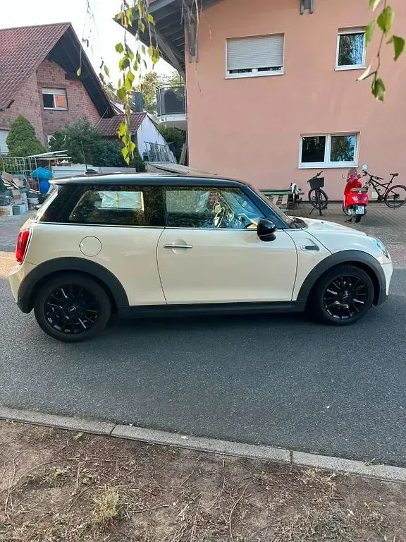 Gebraucht Mini Cooper Chili 136 PS (100 kW) 2014 Weiß Kleinwagen