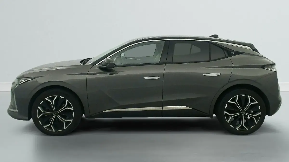 Gebraucht DS Automobiles DS4 Rivoli 131 PS (96 kW) 2024 Grau (gris platinium  toit noir) SUV