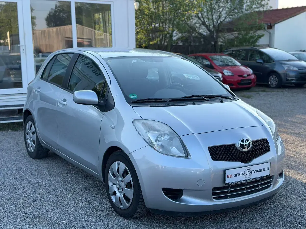 Gebraucht Toyota Yaris Sol 87 PS (63 kW) 2007 Silber Kleinwagen