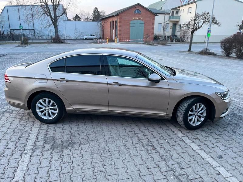 Gebraucht VW Passat Trendline 125 PS (91 kW) 2015 Beige Limousine