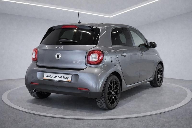 Używany Smart ForFour Prime 90 KM (66 kW) 2019 Szary Hatchback