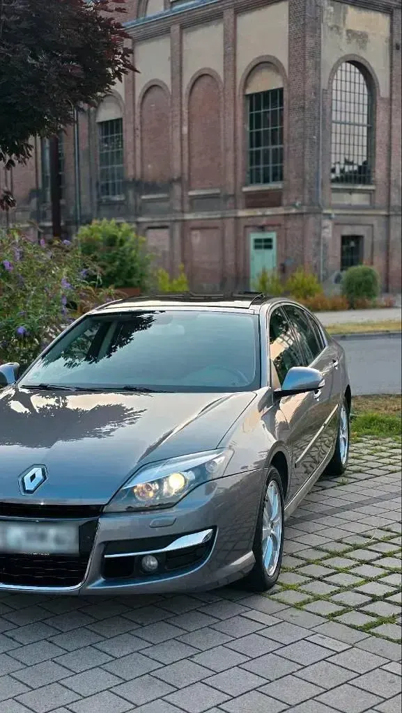 Gebraucht Renault Laguna III 110 PS (80 kW) 2011 Grau Limousine