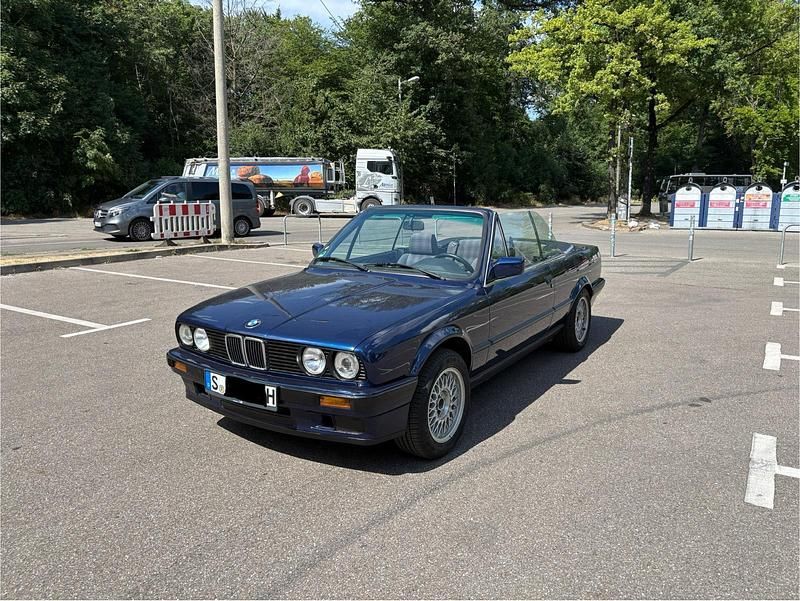 Blau Gebraucht 1991 BMW 318 Cabriolet Cabrio | 11.000 € - Bild 1/4