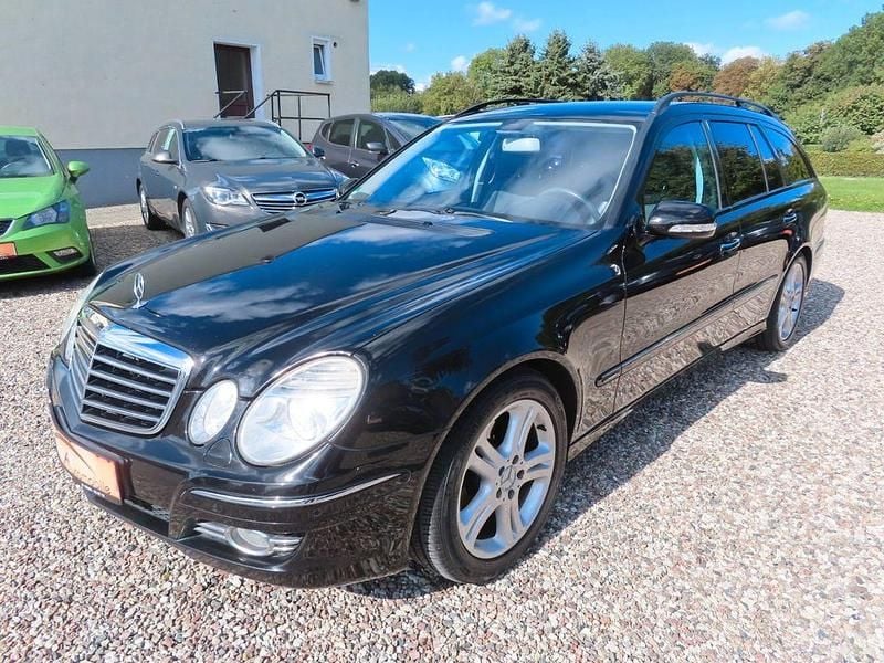 Schwarz Gebraucht 2008 Mercedes E220 Kombi | 3.990 € (Guter Preis) - Bild 1/4