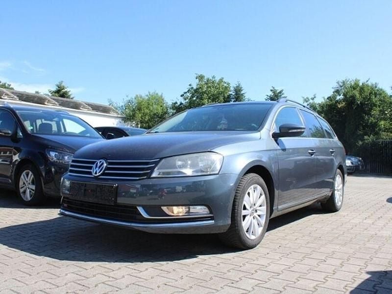 Grau Gebraucht 2013 VW Passat Comfortline Kombi | 5.450 € (Guter Preis) - Bild 1/4