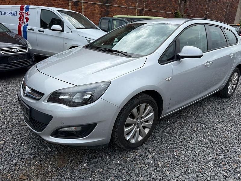 Silber Gebraucht 2016 Opel Astra Style Kombi | 4.200 € (Teuer) - Bild 1/4