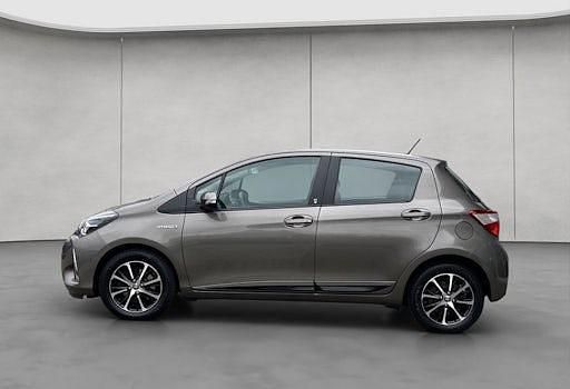 Gebraucht Toyota Yaris Hybrid Team 100 PS (73 kW) 2018 Andere Limousine