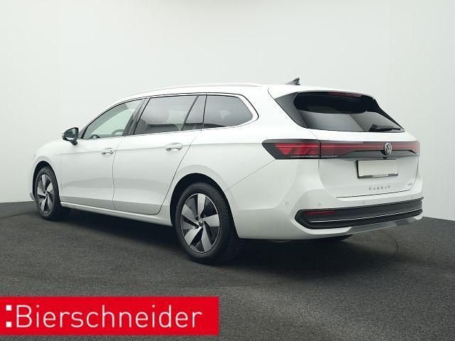 Gebraucht VW Passat 150 PS (110 kW) 2024 Oryxweiß (metallic) Kombi