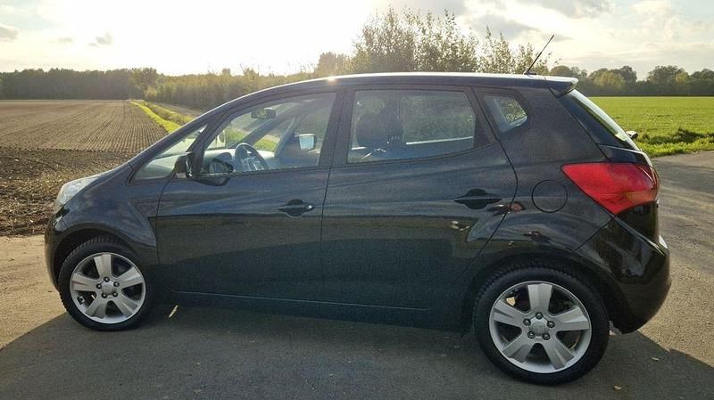 Gebraucht Kia Venga Spirit 90 PS (66 kW) 2012 Schwarz Kleinwagen