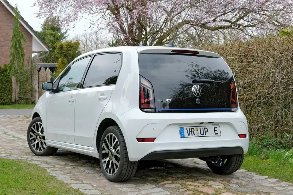 Brugt VW e-up! 61 kW (83 HK) 2022 Hvid Hatchback