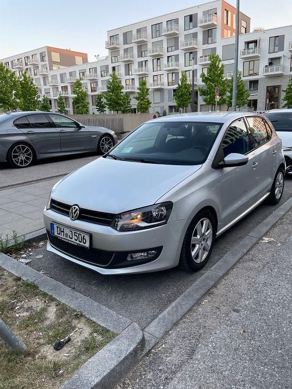 Silber Gebraucht 2011 VW Polo Limousine | 4.200 € (Superpreis) - Bild 1/4