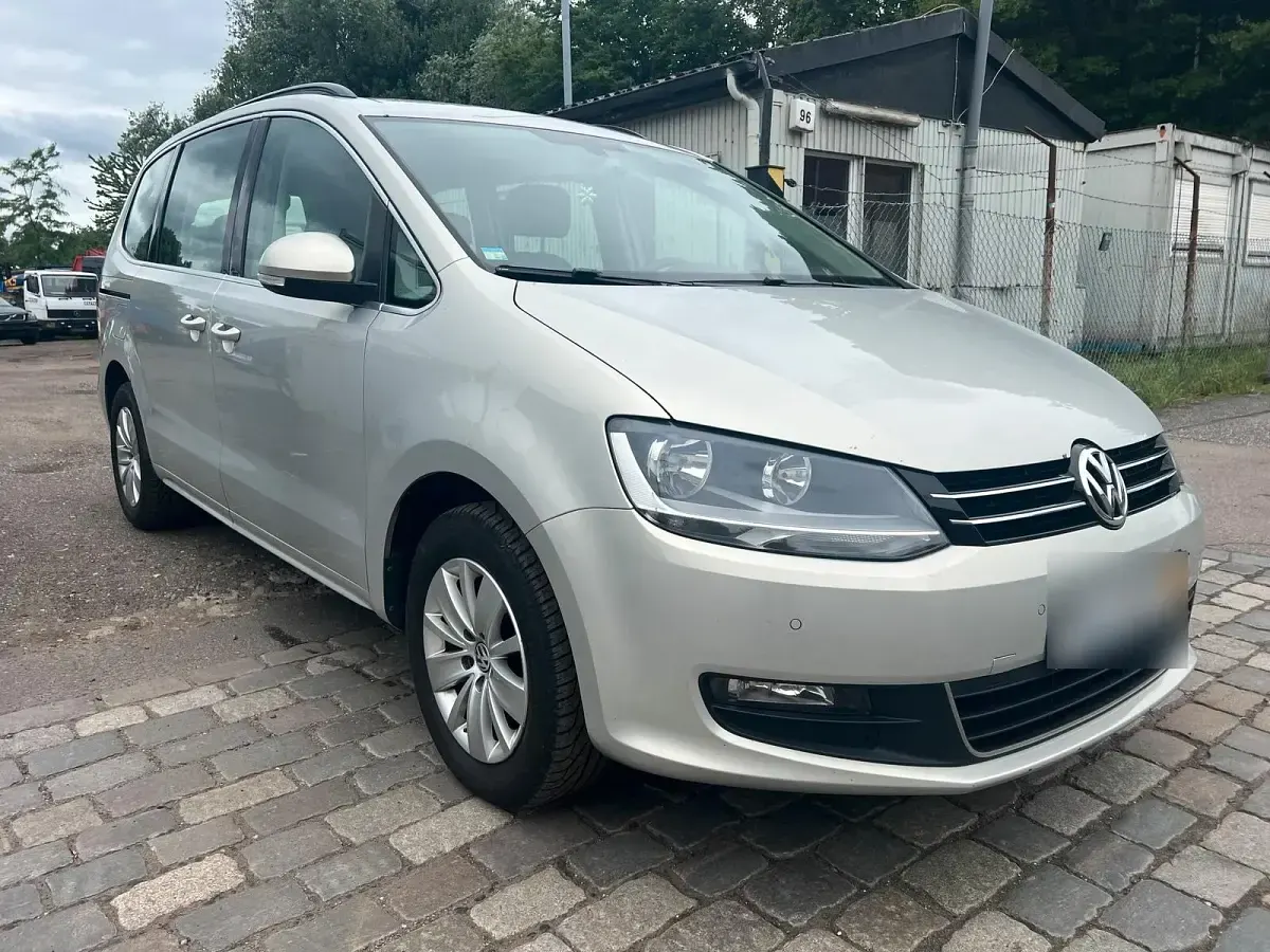 Gebraucht VW Sharan 140 PS (102 kW) 2014 Silber Van / Kleinbus