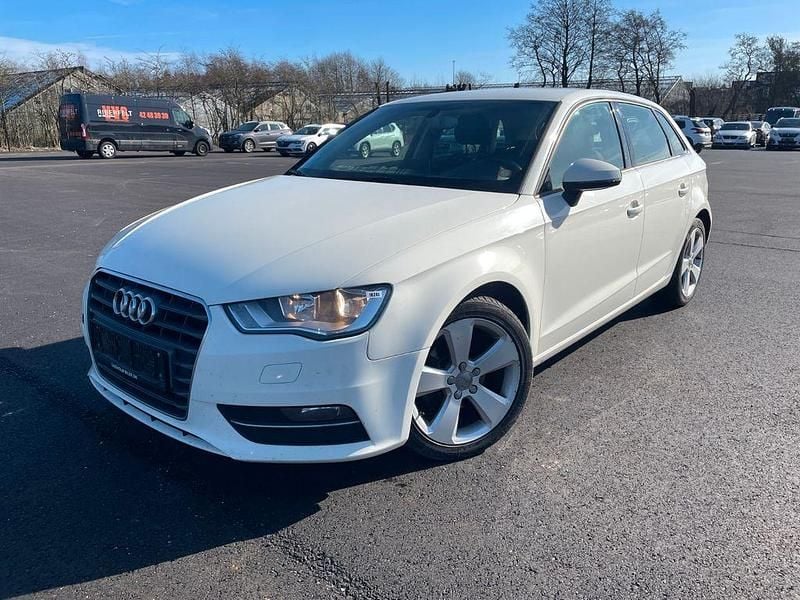Gebraucht Audi A3 Sport 110 PS (80 kW) 2014 Weiß Limousine