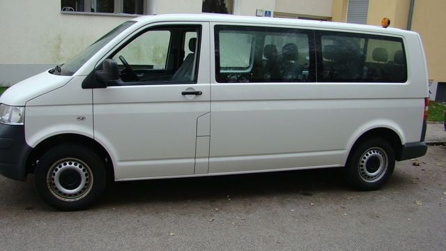 Second-hand VW T5 84 CP (61 kW) 2009 Alb Van