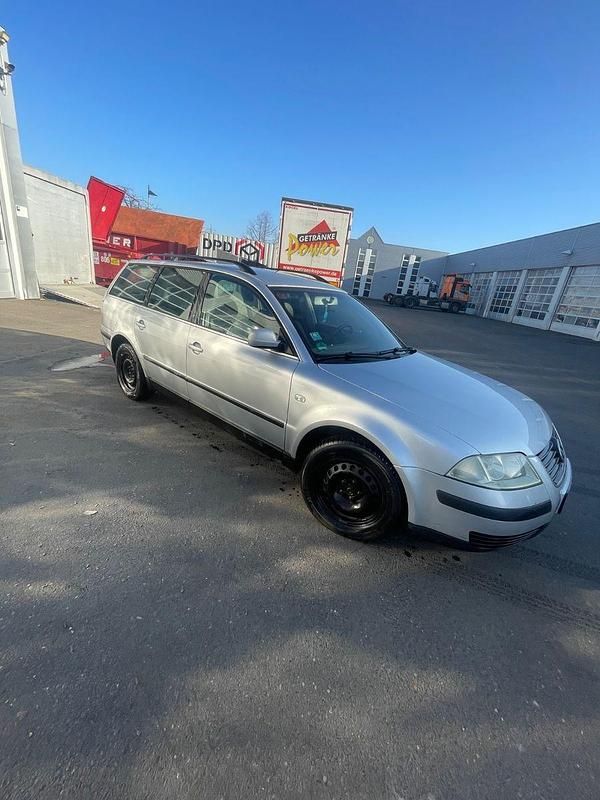 Gebraucht VW Passat 101 PS (74 kW) 2002 Silber Kombi