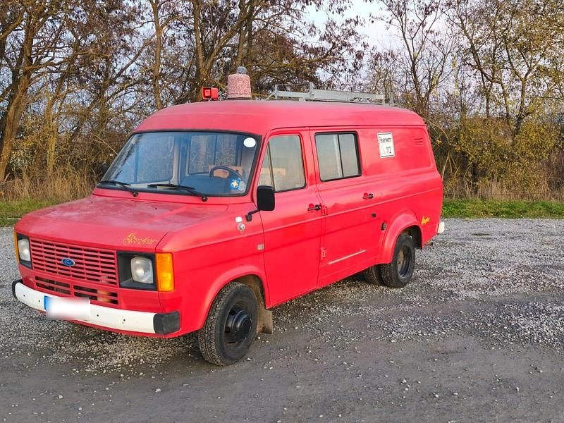 Second-hand Ford Transit 78 CP (57 kW) 1982 Roșu Berlinǎ