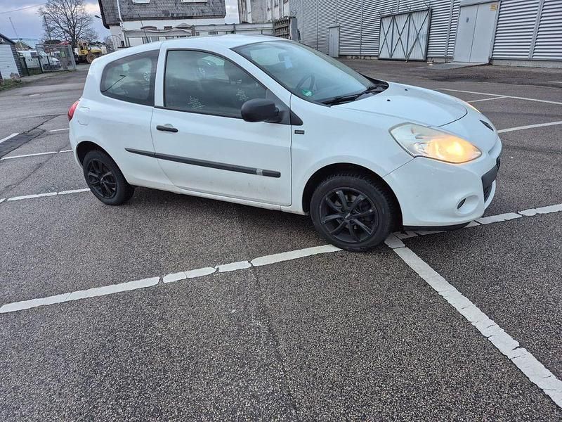 Gebraucht Renault Clio IV 75 PS (55 kW) 2012 Weiß Limousine