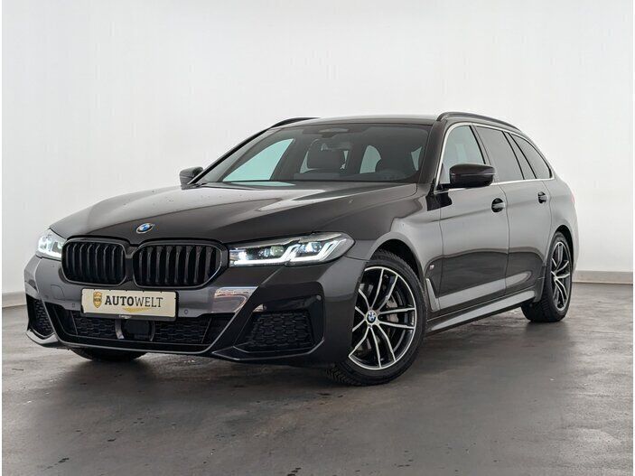 Sophistograu brillanteffekt metalli Gebraucht 2022 BMW 540 Shadowline | 50.860 € (Fairer Preis) - Bild 1/4