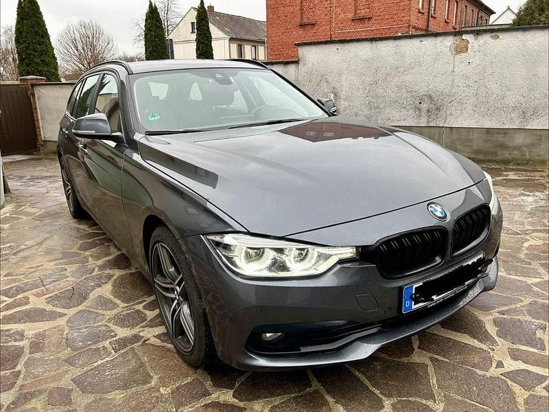 Gebraucht BMW 320 190 PS (139 kW) 2017 Grau Kombi