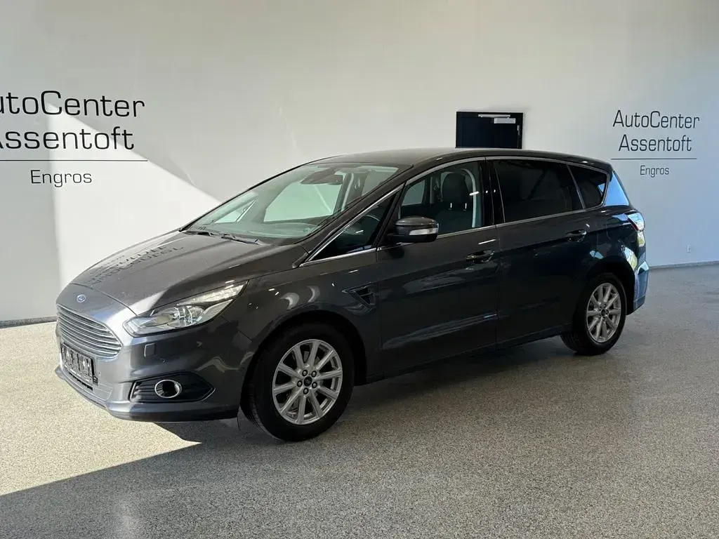Gebraucht Ford S-MAX Titanium 179 PS (131 kW) 2017 Grau Van / Kleinbus