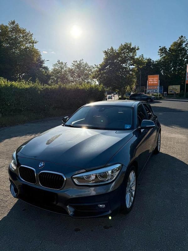 Schwarz Gebraucht 2018 BMW 120 Advantage Kleinwagen | 15.800 € (Fairer Preis) - Bild 1/4