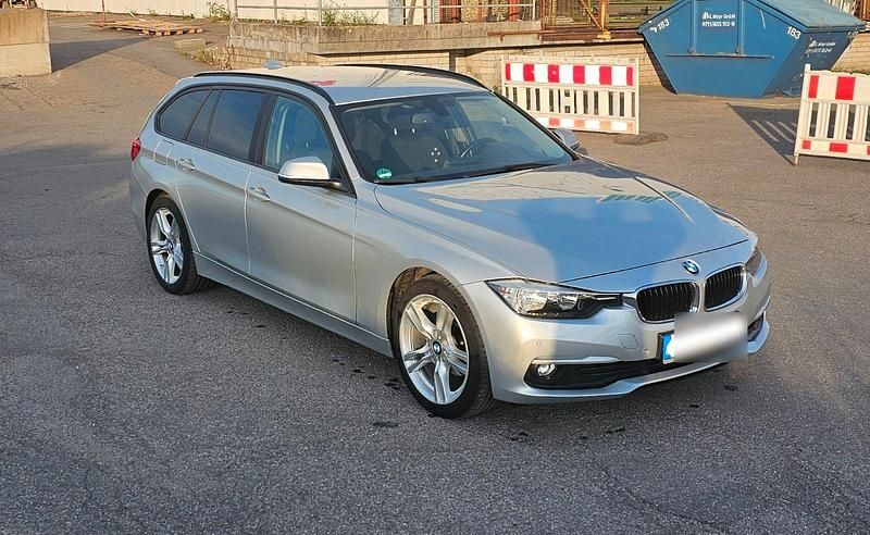 Silber Gebraucht 2017 BMW 318 Sport Line Kombi | 10.900 € (Superpreis) - Bild 1/4