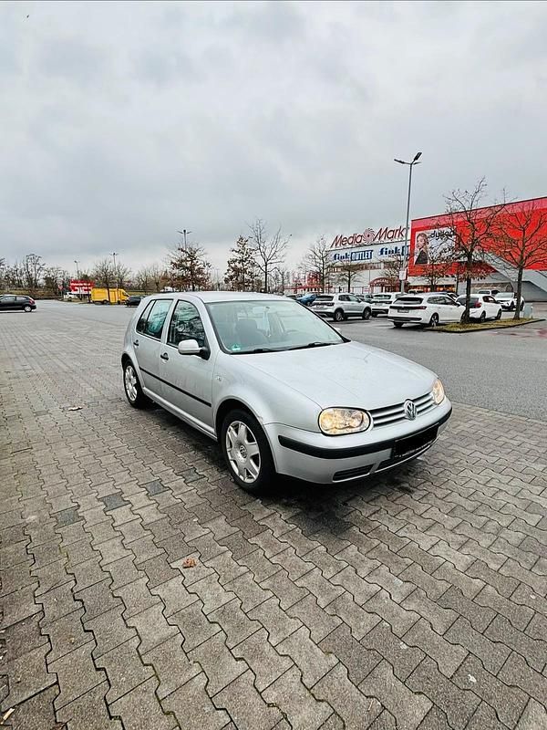 Gebraucht VW Golf IV 102 PS (75 kW) 2001 Silber Kleinwagen