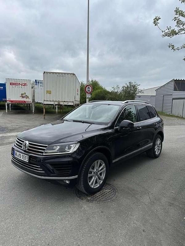 Schwarz Gebraucht 2015 VW Touareg SUV | 22.900 € (Etwas zu teuer) - Bild 1/4